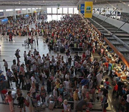 Antalya Kalabalığının Asıl Nedenleri ve 2026 Öngörüleri