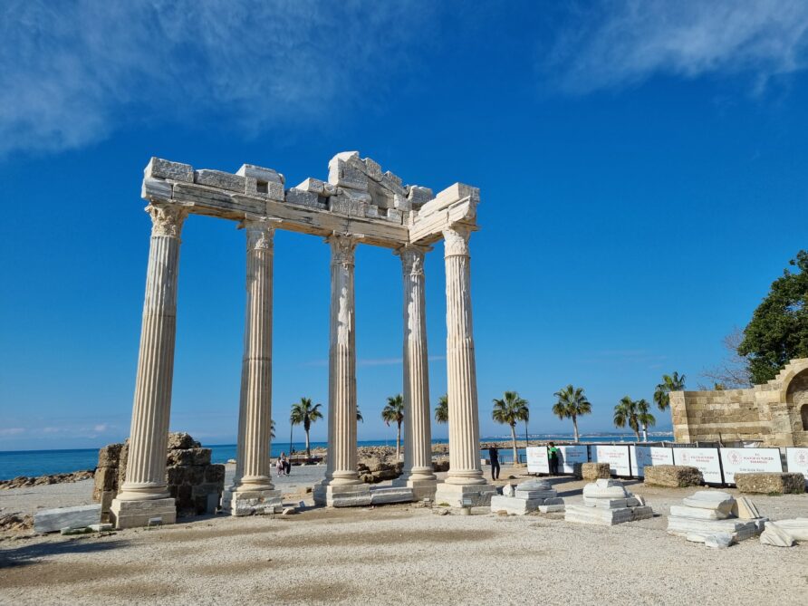Apollon Tapınağı Adını Nereden Alır? Kökeni ve Anlamı